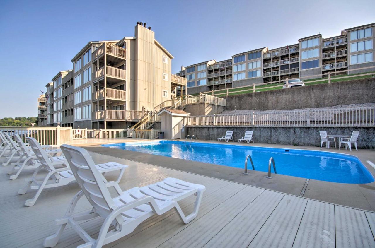 Lakefront Osage Beach Condo With Community Pool エクステリア 写真