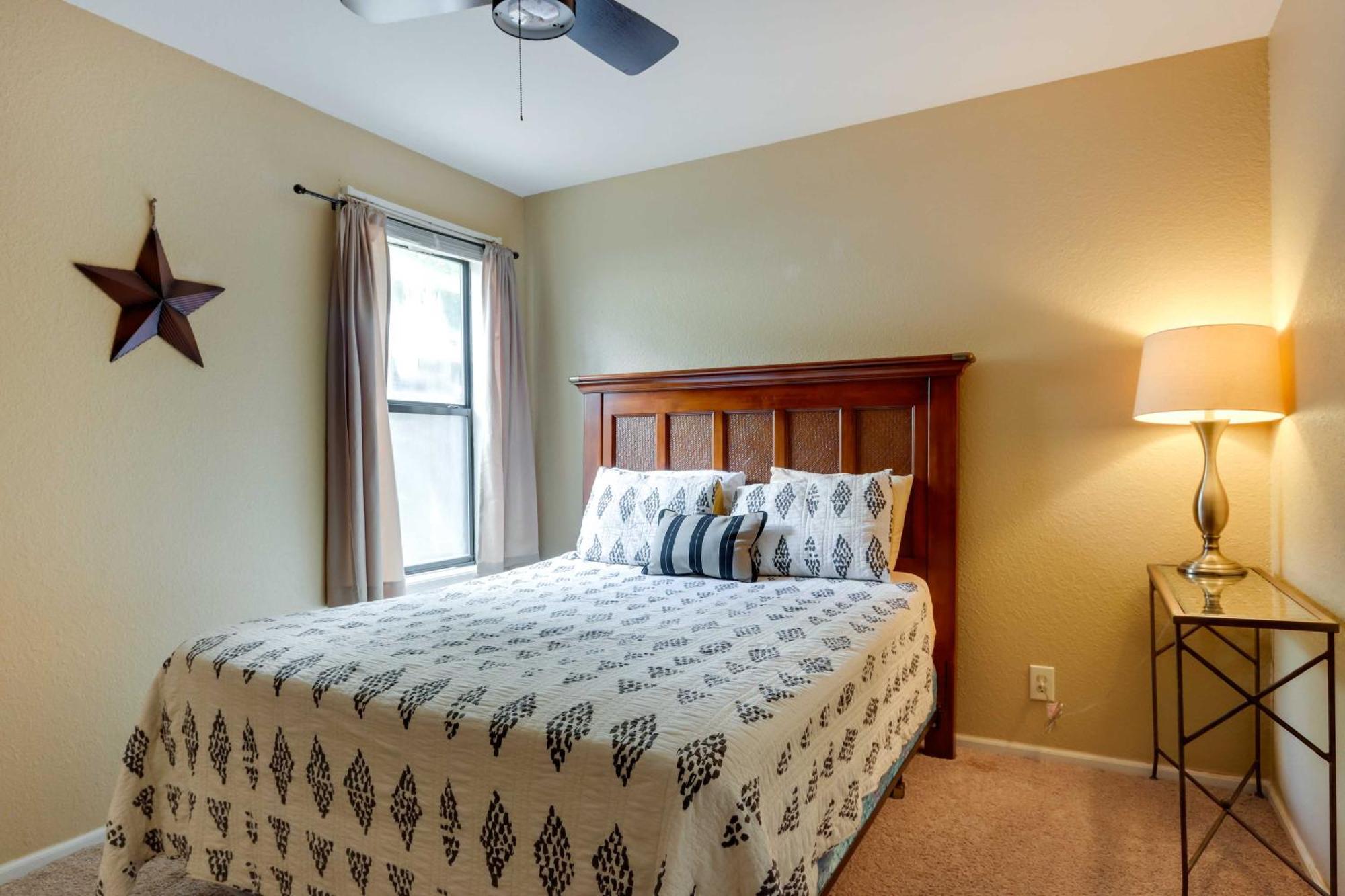 Lakefront Osage Beach Condo With Community Pool エクステリア 写真