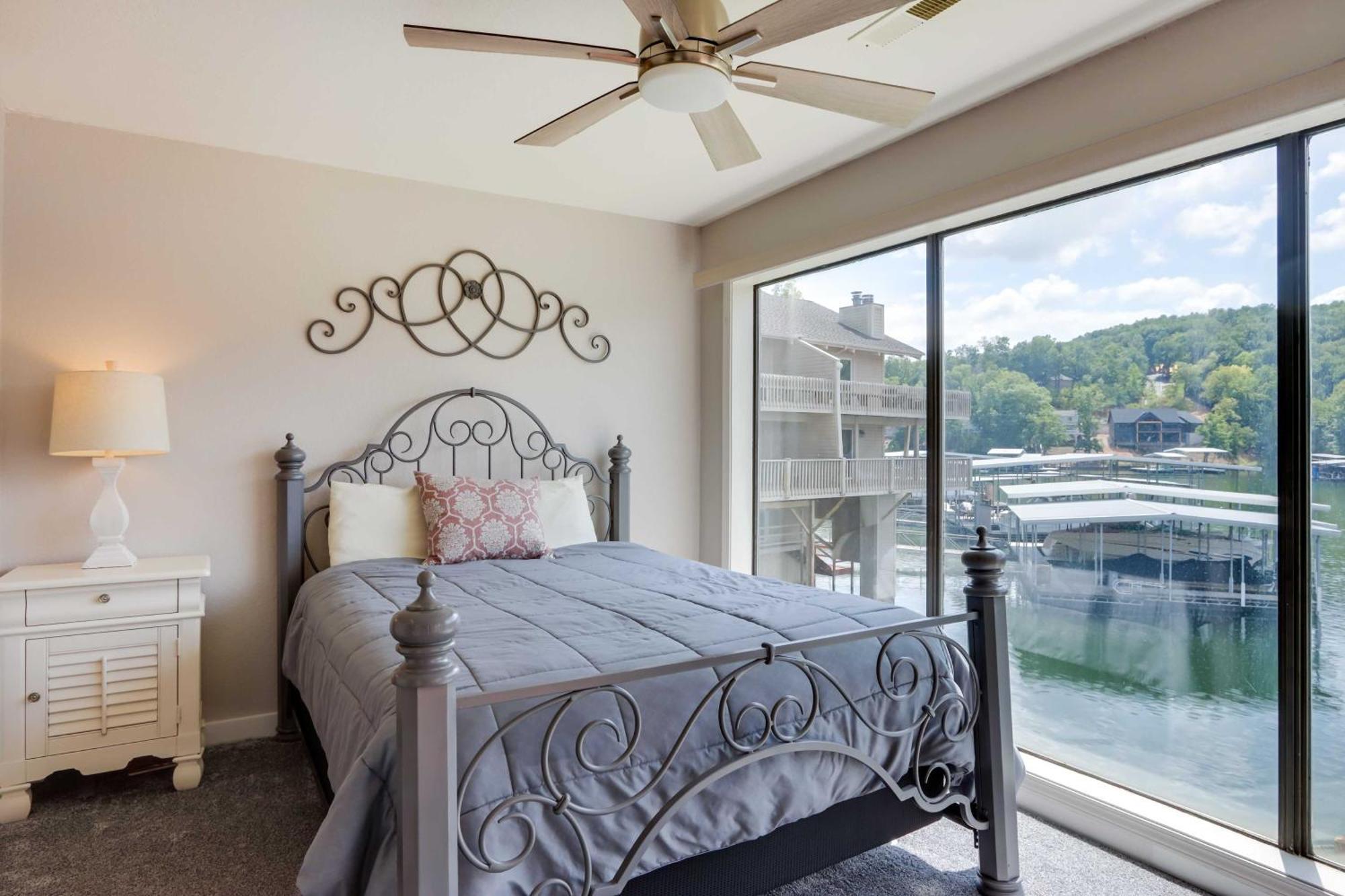 Lakefront Osage Beach Condo With Community Pool エクステリア 写真